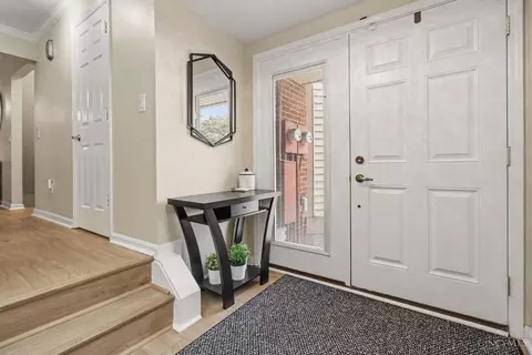 Entry Way - 1021 Windsor St, Cincinnati, OH 45206 photo 1 of 1