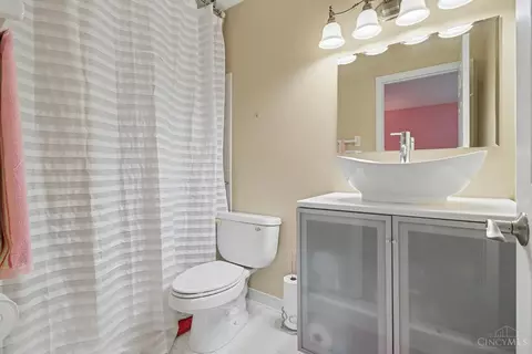 Bath - 1021 Windsor St, Cincinnati, OH 45206 photo 1 of 2