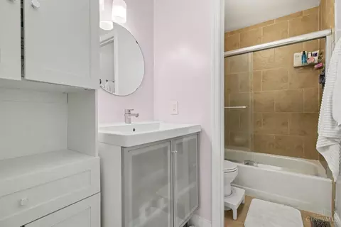 Bath - 1021 Windsor St, Cincinnati, OH 45206 photo 2 of 2