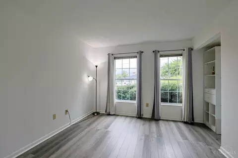 Living - 8404 Ridge Pointe Ct, Cincinnati, OH 45237 photo 5 of 5