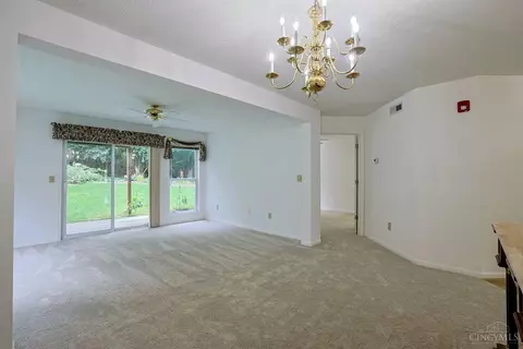 Living - 8404 Ridge Pointe Ct, Cincinnati, OH 45237 photo 4 of 5