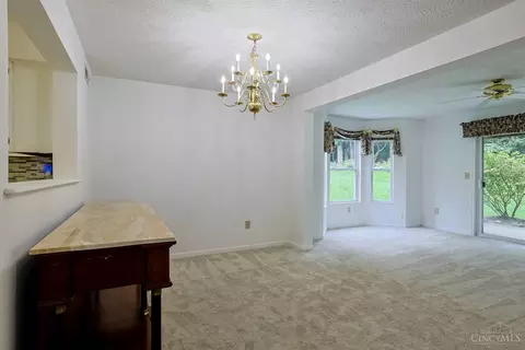 Dining - 8404 Ridge Pointe Ct, Cincinnati, OH 45237 photo 2 of 2