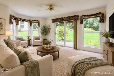 Living - 8404 Ridge Pointe Ct, Cincinnati, OH 45237 photo 1 of 5