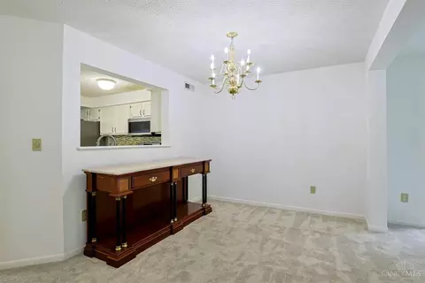 Dining - 8404 Ridge Pointe Ct, Cincinnati, OH 45237 photo 1 of 2