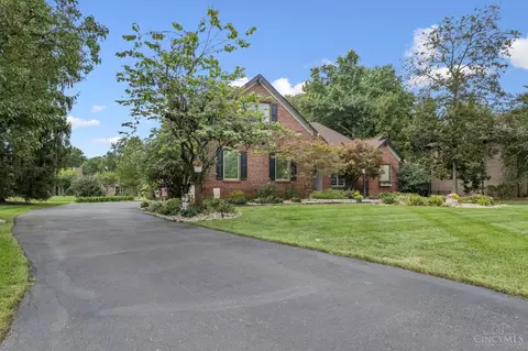 9570 Old Village Dr, Loveland, OH 45140