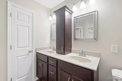 Bath - 6749 Spring Arbor Dr, Mason, OH 45040 photo 2 of 5