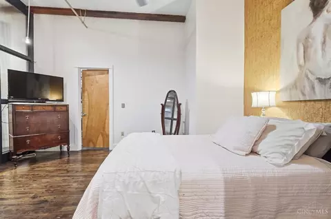 Bedroom - 26 Sixth St, Cincinnati, OH 45202 photo 3 of 4