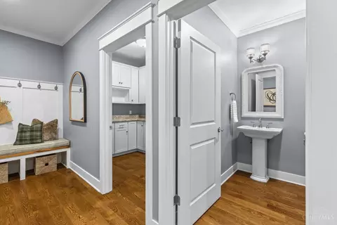 Entry Way - 503 Barnside Ln, Cincinnati, OH 45233 photo 3 of 12