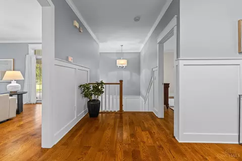 Entry Way - 503 Barnside Ln, Cincinnati, OH 45233 photo 10 of 12