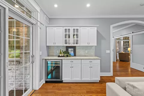 Entry Way - 503 Barnside Ln, Cincinnati, OH 45233 photo 6 of 12