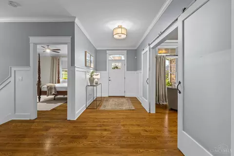 Entry Way - 503 Barnside Ln, Cincinnati, OH 45233 photo 7 of 12