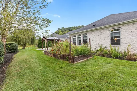 Exterior - 503 Barnside Ln, Cincinnati, OH 45233 photo 12 of 16