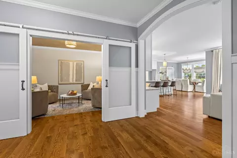 Entry Way - 503 Barnside Ln, Cincinnati, OH 45233 photo 9 of 12