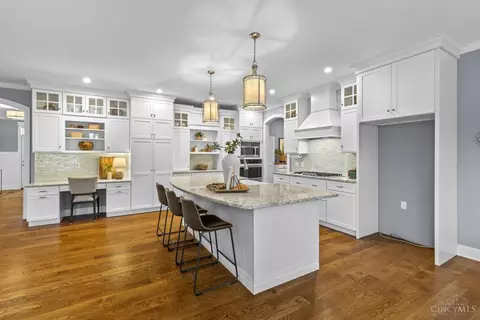 Kitchen - 503 Barnside Ln, Cincinnati, OH 45233 photo 3 of 8
