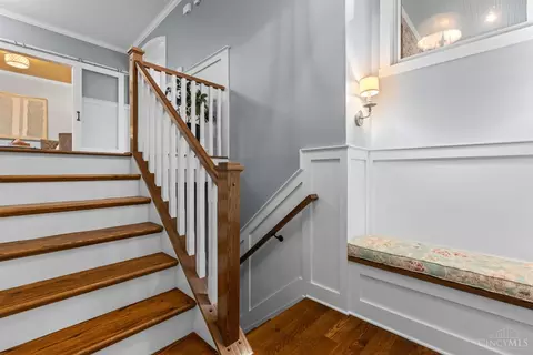 Entry Way - 503 Barnside Ln, Cincinnati, OH 45233 photo 11 of 12