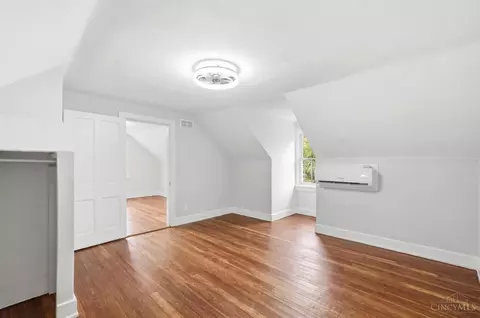 Bedroom - 227 Forest Ave, Cincinnati, OH 45229 photo 7 of 10