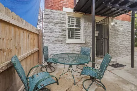 Exterior - 227 Forest Ave, Cincinnati, OH 45229 photo 8 of 9