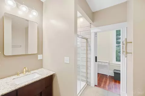 Bath - 227 Forest Ave, Cincinnati, OH 45229 photo 2 of 9