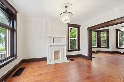 Living - 227 Forest Ave, Cincinnati, OH 45229 photo 1 of 9