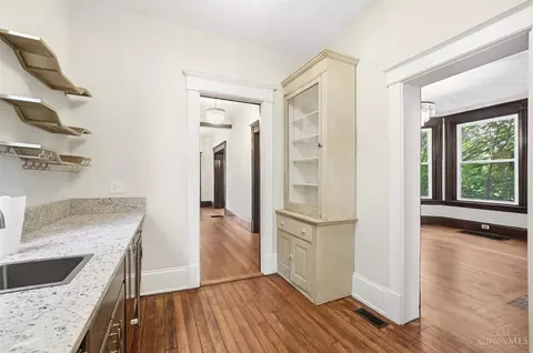 Entry Way - 227 Forest Ave, Cincinnati, OH 45229 photo 6 of 12