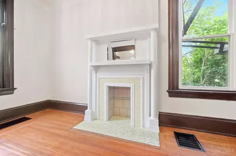 Living - 227 Forest Ave, Cincinnati, OH 45229 photo 4 of 9