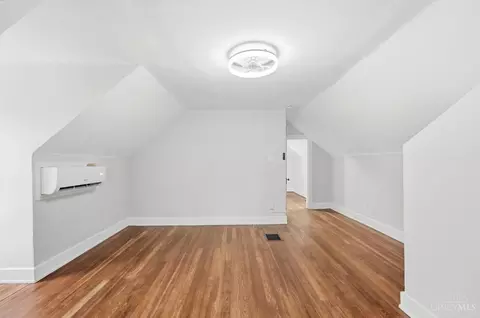 Bedroom - 227 Forest Ave, Cincinnati, OH 45229 photo 8 of 10