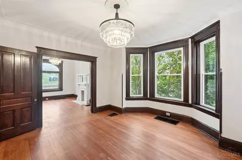 Living - 227 Forest Ave, Cincinnati, OH 45229 photo 7 of 9