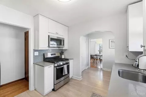 Kitchen - 3108 Beaver Ave, Cincinnati, OH 45213 photo 2 of 2