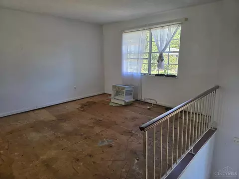 Living - 4446 Fox Chase, Batavia, OH 45103 photo 1 of 2