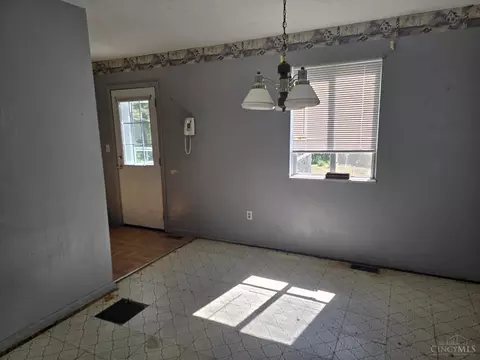 Dining - 4446 Fox Chase, Batavia, OH 45103 photo 1 of 1