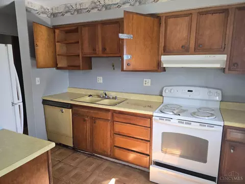 Kitchen - 4446 Fox Chase, Batavia, OH 45103 photo 1 of 1