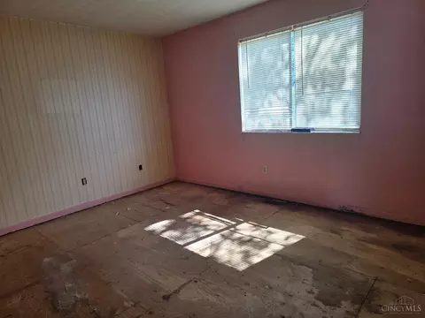 Bedroom - 4446 Fox Chase, Batavia, OH 45103 photo 2 of 2