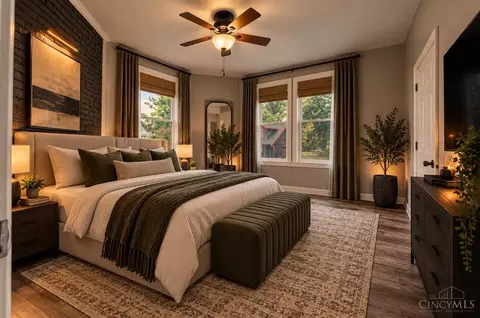 Bedroom - 839 Ridgeway Ave, Cincinnati, OH 45229 photo 2 of 4