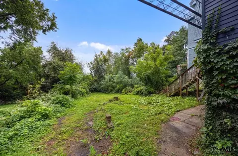 Exterior - 839 Ridgeway Ave, Cincinnati, OH 45229 photo 2 of 3