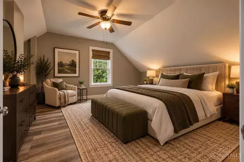 Bedroom - 839 Ridgeway Ave, Cincinnati, OH 45229 photo 1 of 4