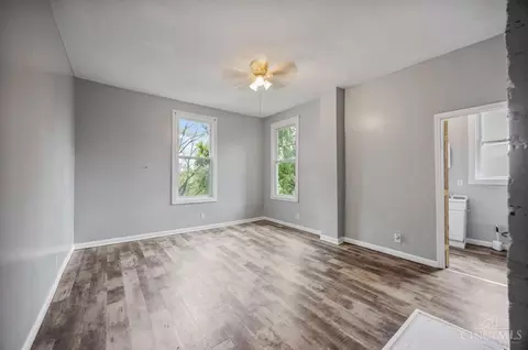 Living - 839 Ridgeway Ave, Cincinnati, OH 45229 photo 5 of 7