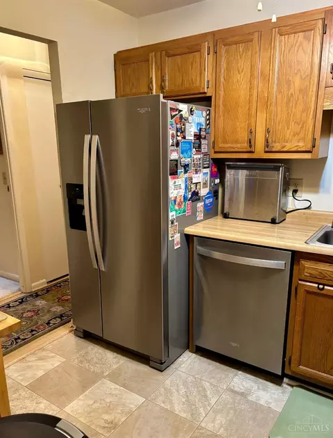 Kitchen - 3004 Glenmore Ave, Cincinnati, OH 45238 photo 4 of 4