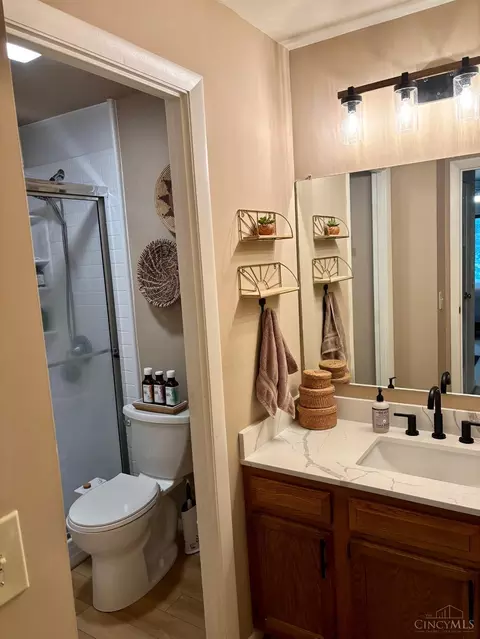 Bath - 3004 Glenmore Ave, Cincinnati, OH 45238 photo 1 of 4