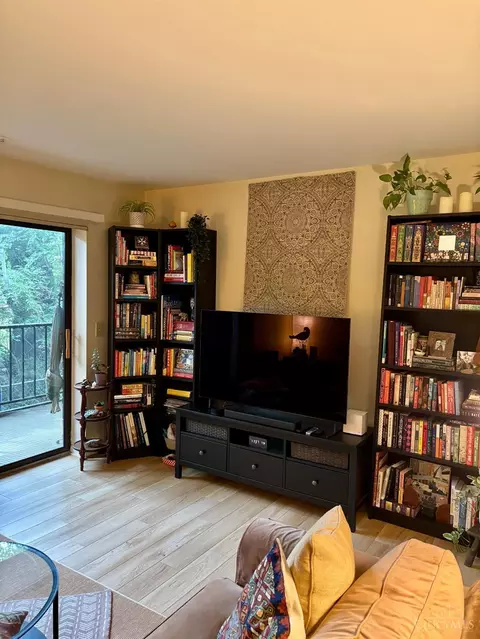 Living - 3004 Glenmore Ave, Cincinnati, OH 45238 photo 4 of 7
