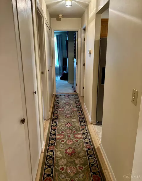 Entry Way - 3004 Glenmore Ave, Cincinnati, OH 45238 photo 4 of 4
