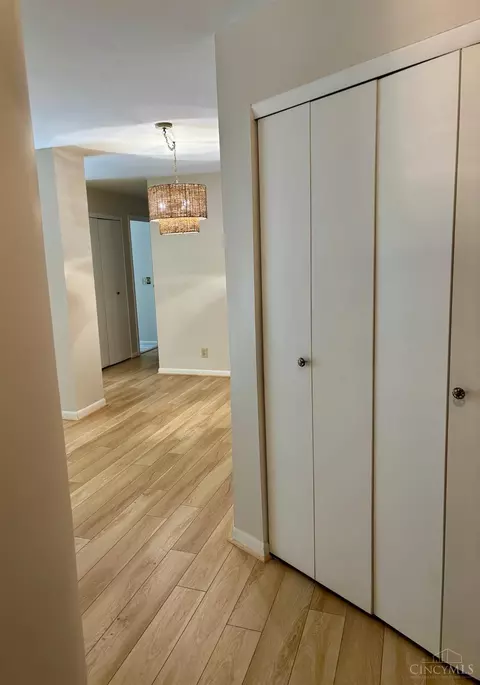 Entry Way - 3004 Glenmore Ave, Cincinnati, OH 45238 photo 3 of 4