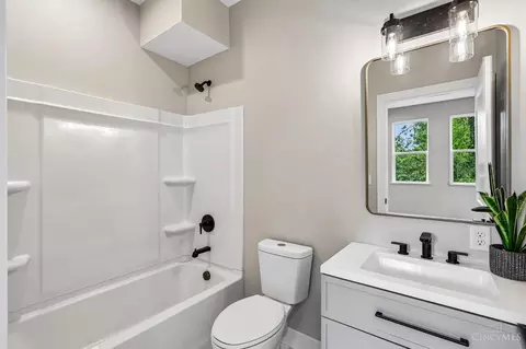 Bath - 3906 Edwards Rd, Cincinnati, OH 45209 photo 8 of 8