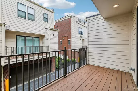 Exterior - 3906 Edwards Rd, Cincinnati, OH 45209 photo 5 of 6