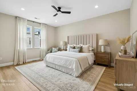 Bedroom - 3906 Edwards Rd, Cincinnati, OH 45209 photo 2 of 3