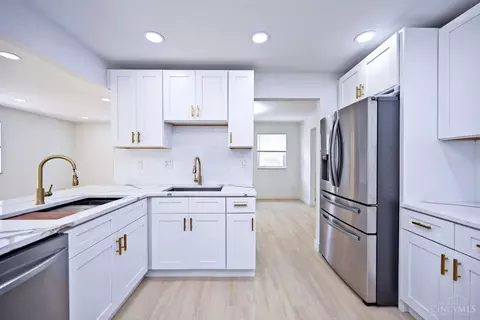 Kitchen - 2529 Bremont Ave, Golf Manor, OH 45237 photo 1 of 5