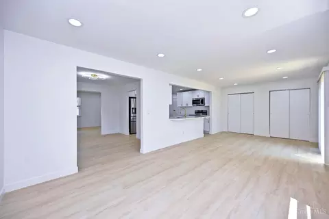 Living - 2529 Bremont Ave, Golf Manor, OH 45237 photo 7 of 8