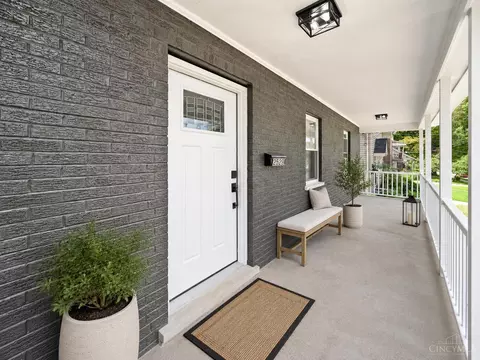 Exterior - 2529 Bremont Ave, Golf Manor, OH 45237 photo 2 of 9