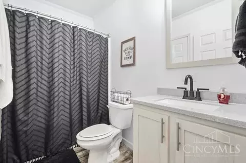 Bath - 508 Reeder Rd, Blanchester, OH 45107 photo 3 of 3