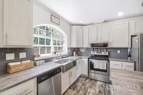 Kitchen - 508 Reeder Rd, Blanchester, OH 45107 photo 3 of 4