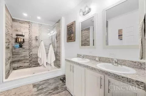 Bath - 508 Reeder Rd, Blanchester, OH 45107 photo 1 of 3